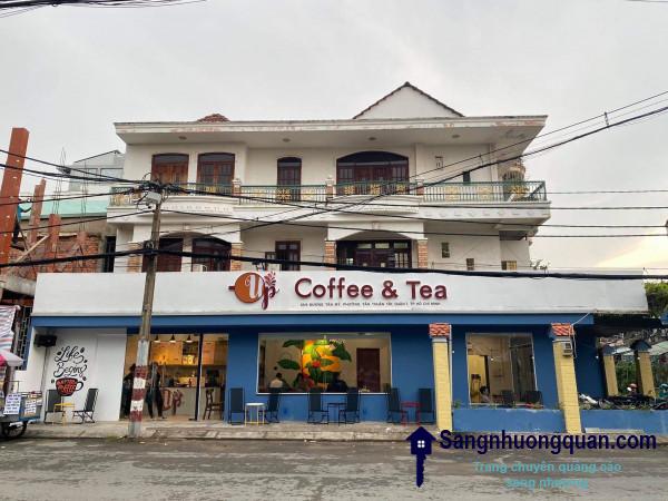 Sang nhượng quán cafe nằm mặt tiền đường Tân Mỹ, phường Tân Thuận Tây, Quận 7.