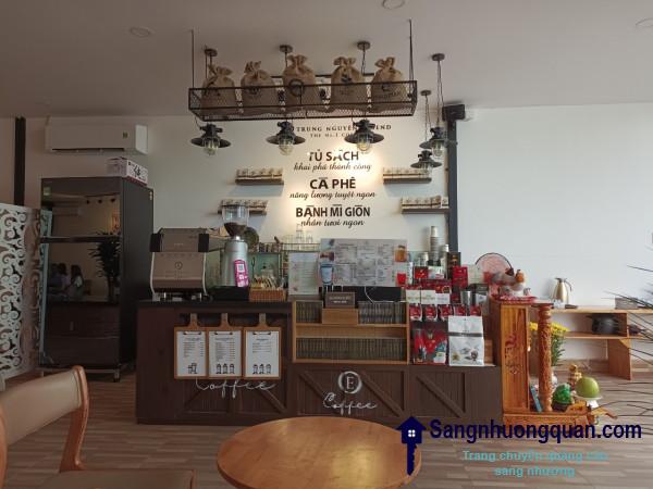 Sang quán cafe