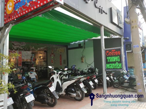 Sang nhượng quán cafe nằm mặt tiền đường Nguyễn Ảnh Thủ, phường Hiệp Thành, quận 12.