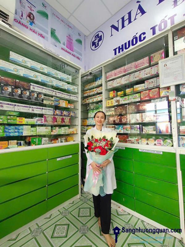 Sang nhà thuốc tây