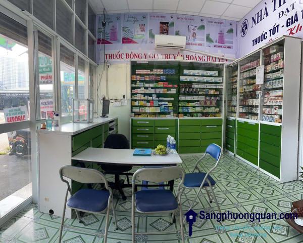 Sang nhà thuốc tây