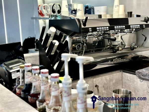 Sang quán cafe
