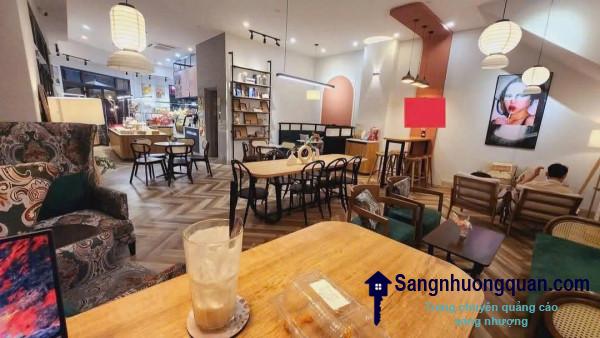 Sang quán cafe