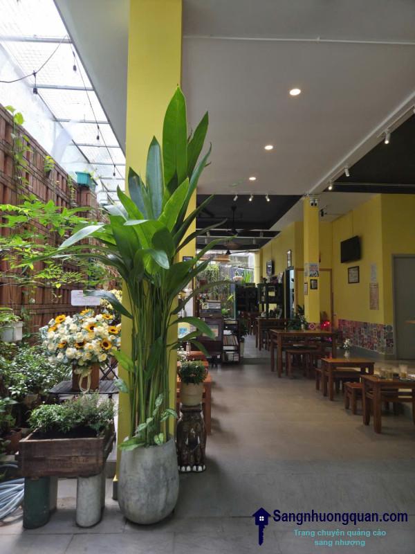 Sang quán cafe