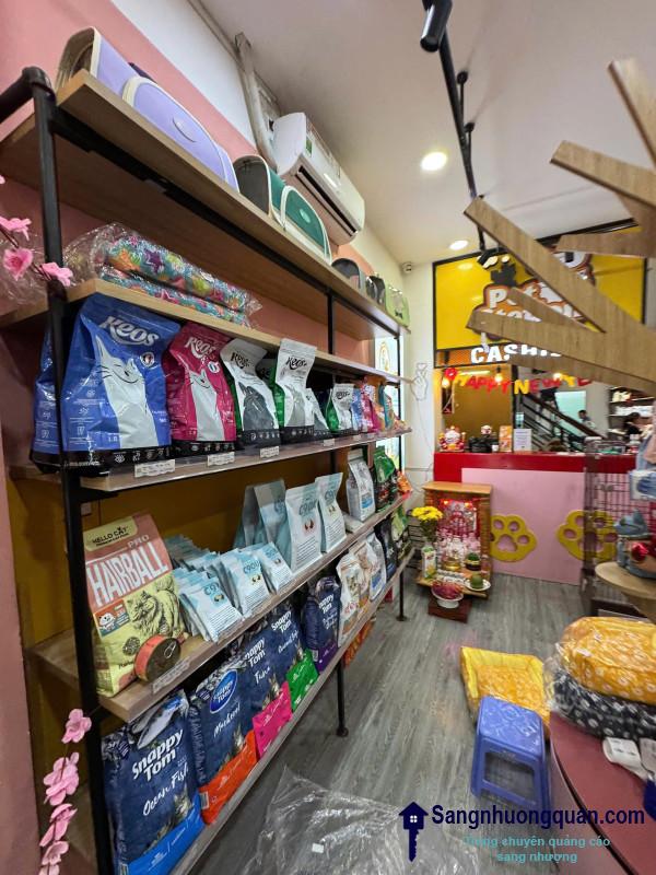 Sang cửa hàng thú nuôi