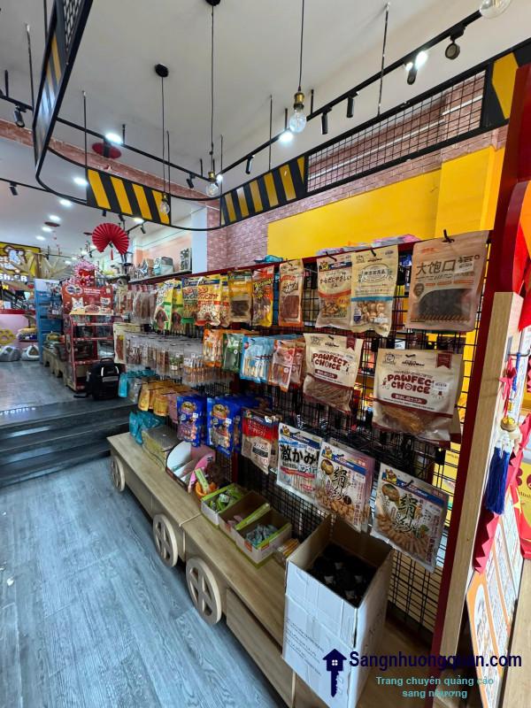 Sang cửa hàng thú nuôi