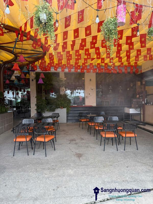 Sang quán cafe