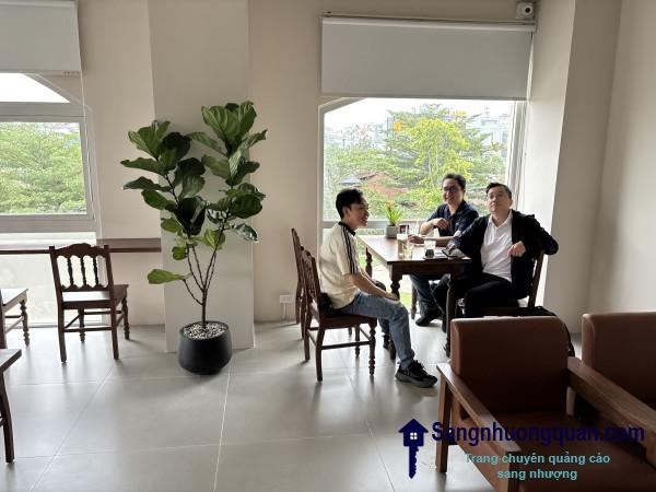 Sang quán cafe