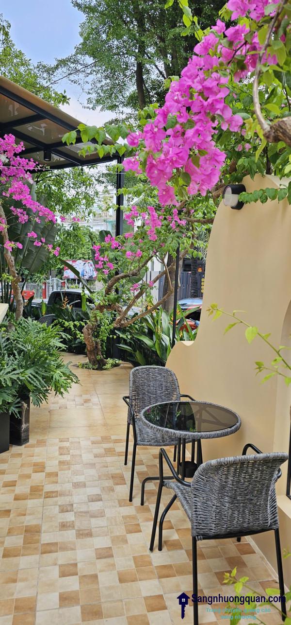 Sang quán cafe