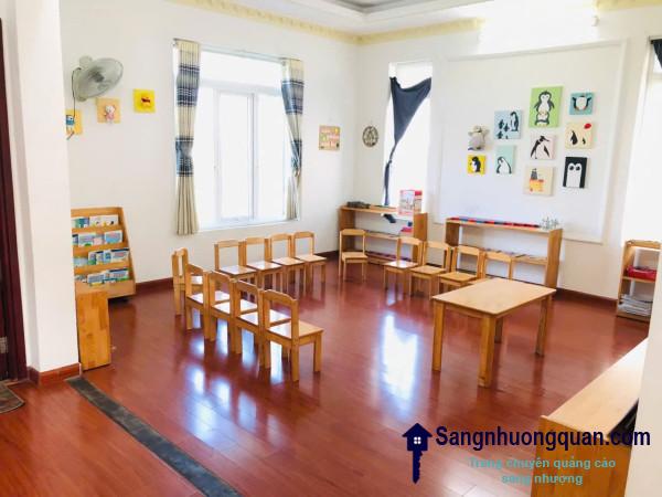 Sang trường mầm non